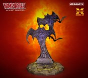 Vampirella 1/8 Scale Plastic Model Kit Re-Issue W NEW base by X-Plus