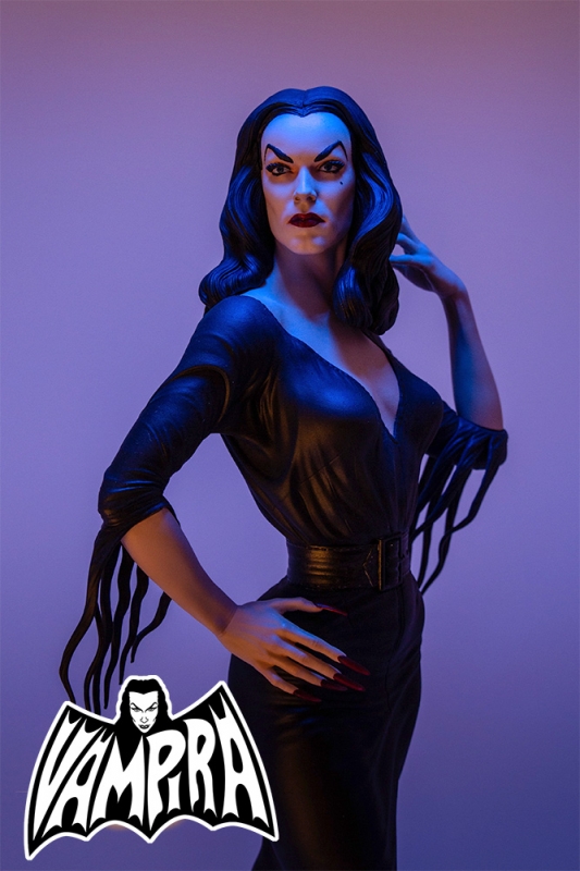 Vampira Queen of the Ghouls 1/6th Scale Collectible Statue - Click Image to Close