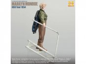 Marilyn Monroe USO Tour 1954 1/8 Scale Plastic Model Kit X-Plus Star Ace