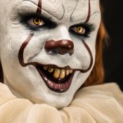 IT 2017 Pennywise Premiun Scale 4 Foot Tall Doll