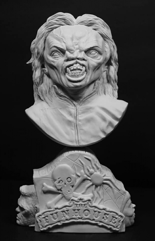 Funhouse Freak 1/4 Scale Bust Model Kit - Click Image to Close