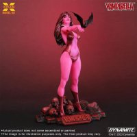 Vampirella (Jose Gonzalez Edition) 1/8 Scale Glow-In-The-Dark Model Kit