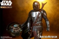 Star Wars The Mandalorian with Child Premium Format 1/4 Scale 20" Tall Figure