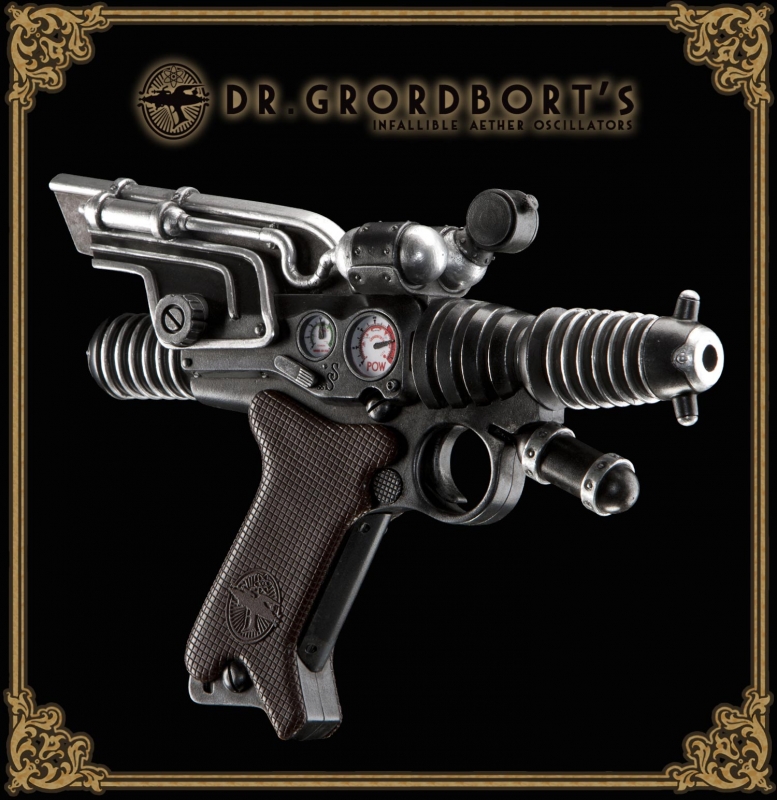 Dr. Grordbort's Saboteur 66 Ultra Wave Equaliser Ray Gun by Weta - Click Image to Close