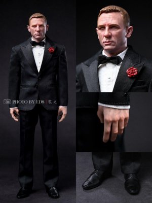 Black James Suit with Head 1/6 Scale Figure