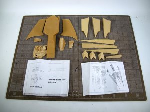 Space Above and Beyond Chig Fighter and Hammerhead Model Kits