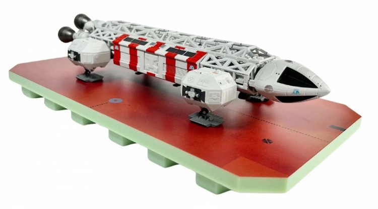 Space 1999 eagle store diecast