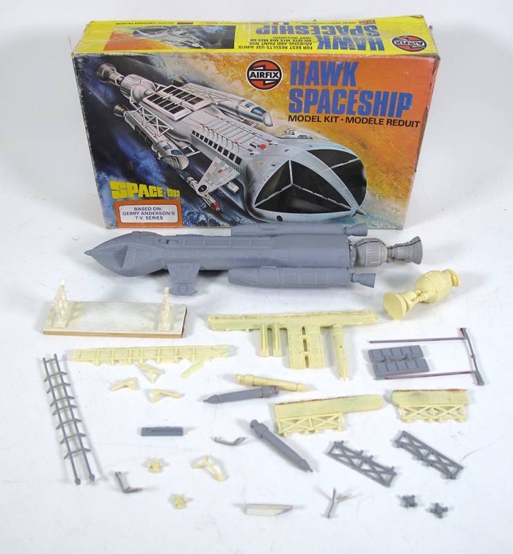 Space: 1999 Hawk Spaceship 10" Model Kit by Airfix UK EXTRA PARTS - Click Image to Close