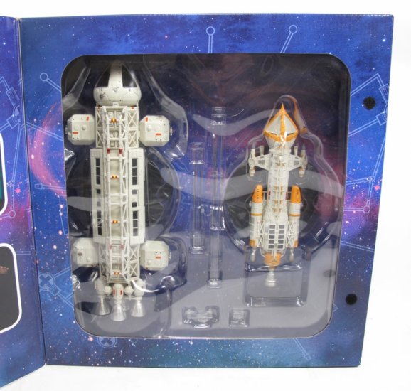 Sixteen 12 Space 1999 - Wargames Set - Eagle Transporter ＆ MK IX