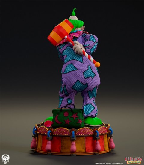 Killer klowns from outer space factory statue