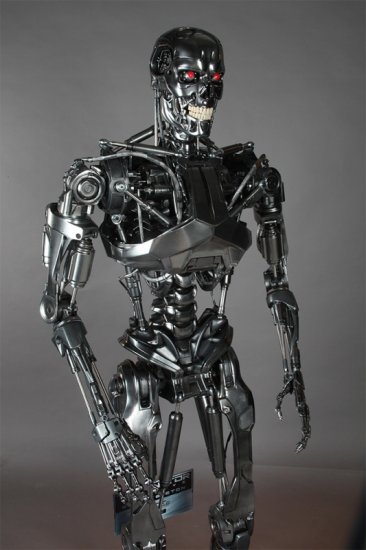 Terminator Genisys Life-Size Endoskeleton Prop Replica Terminator