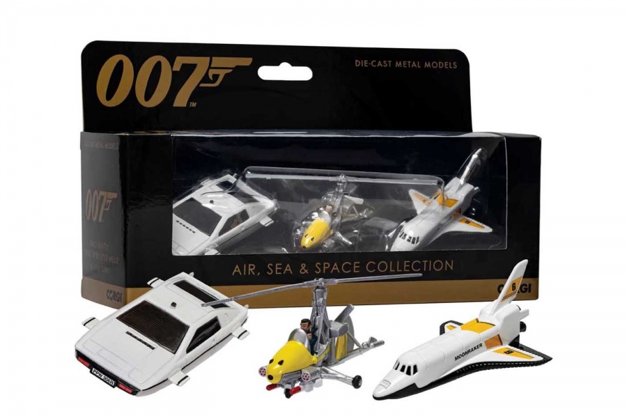 James Bond Air, Sea & Space Collection Triple Pack Diecast Replicas by Corgi (Space Shuttle, Gyrocopter, Lotus Esprit) - Click Image to Close