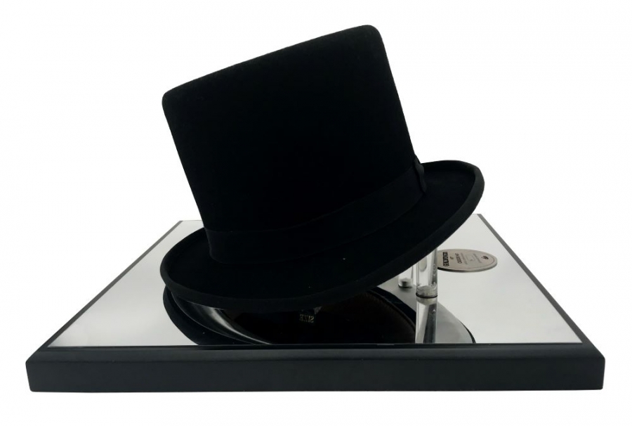 James Bond Oddjob Hat Limited Edition Prop Replica - Click Image to Close