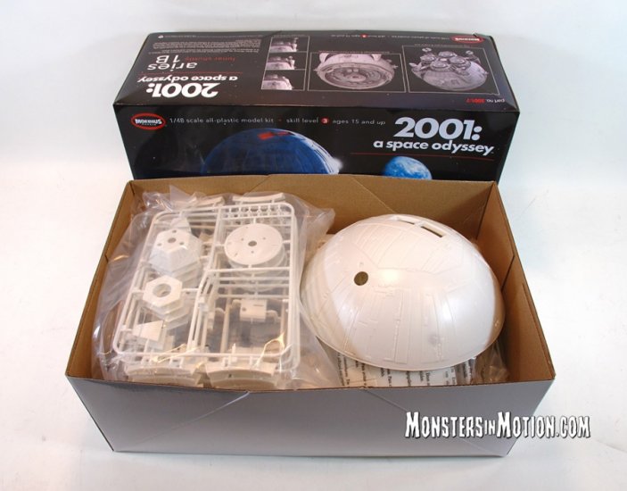 Moebius Models 2001-7 1/48 Aires 1B - 2001: a space odyssey Kit First Look