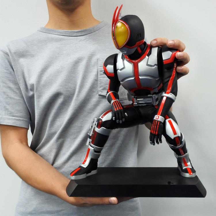 Kamen Rider - Masked Rider Faiz Ultimate Article Statue - Click Image to Close