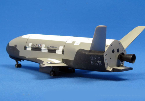 Boeing X-37B Top Secret Space Plane 1/48 Scale Model Kit - Click Image to Close