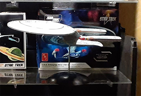 Star Trek TNG Enterprise 1701-D 1/1400 Scale Model Kit AMT 2024 Re-Issue - Click Image to Close